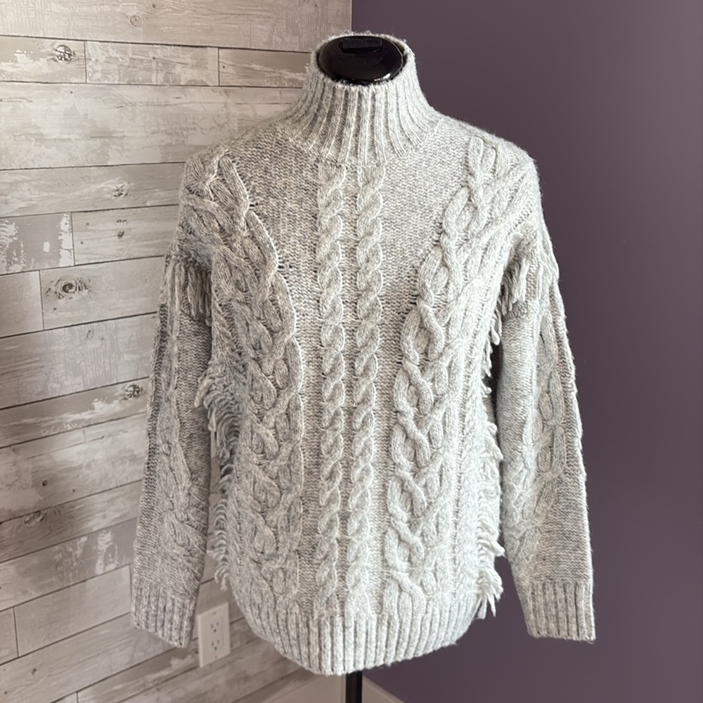 NWT RW&CO. Gray Cable Knit Sweater - Picture 4 of 11